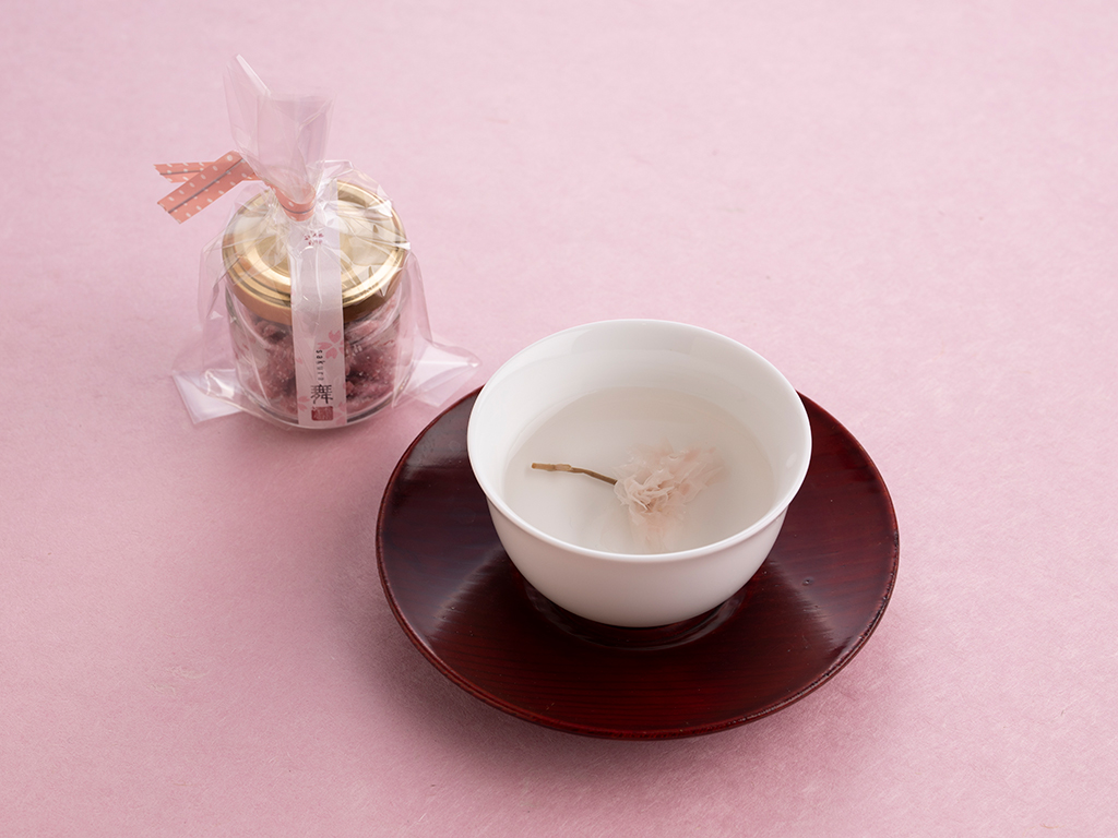 オンラインショップにて桜茶を販売開始 島根県雲南市産の塩加減がちょうどいい 桜茶 が好評販売中 松江のお茶の老舗 中村茶舗 なかむらちゃほ
